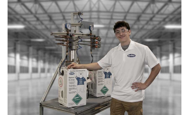 Comstar Worker with Boxes